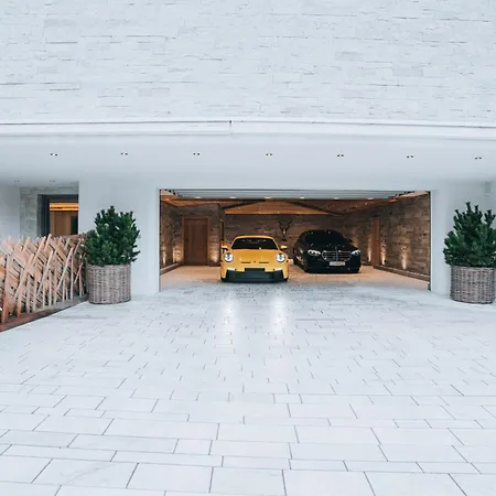 Tauernflair Premium Bergkristall Апартаменты *