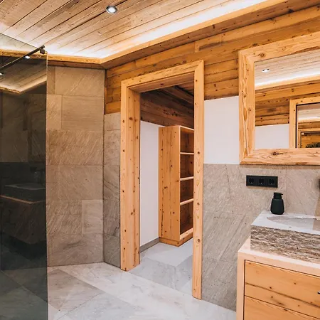 Tauernflair Premium Bergkristall Apartman *